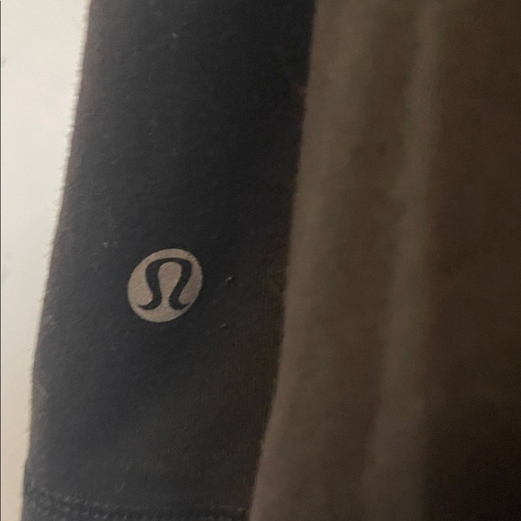 Lululemon Black Long Sleeve Top - Picture 2 of 4